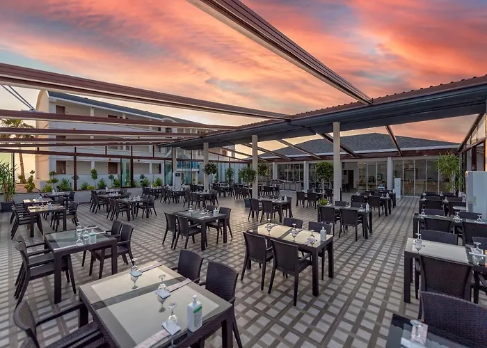 Lord Marina & Bungalows Hotel