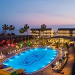 מלון Lord Marina & Bungalows אלאניה